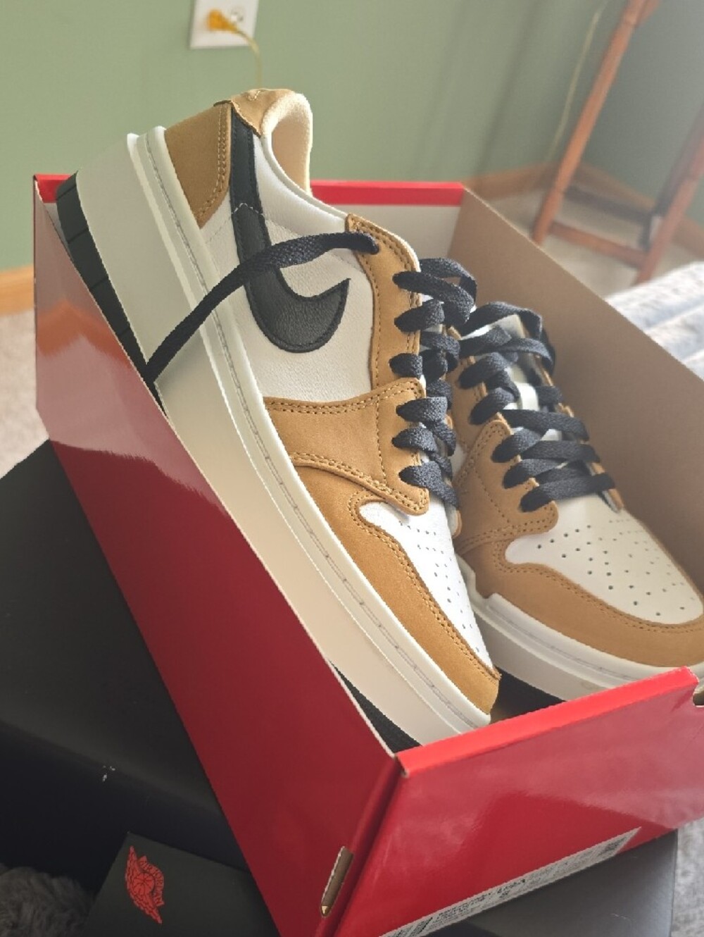 NEW In Box Nike Womens Air Jordan Elevate in White,Tan&Black Sold Out Everywhere